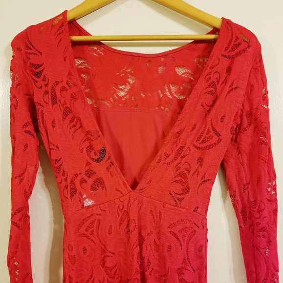 Sexy red lace dress - Picture 2 of 3